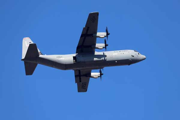 アメリカ空軍 C-130J 戦術輸送機 ハーキュリーズ 15-5817 習志野駐屯地